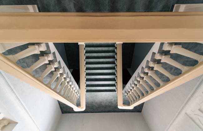 Steintreppe in einem Gebäude im klassischen Baustil stone staircase in a classical architectural style building without people (License=RF) Copyright: xZoonar.com SofiiaxPotaninax 23609270