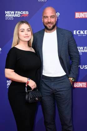 Kim Gloss mit Ehemann Alexander Beliaikin bei der Verleihung der Bunte New Faces Awards Style 2025 im Telegraphenamt. Berlin, 03.07.2025