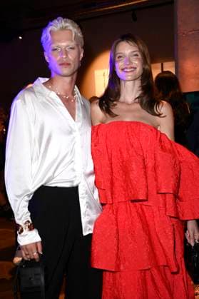 Stella Sellere mit Gast bei der Verleihung der Bunte New Faces Awards Style 2025 im Telegraphenamt. Berlin, 03.07.2025