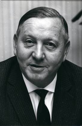 Deutschland Litauen Polen 12. Dezember 1962 - Adenauer hat ein neues Kabinett: Nach fünf Wochen erhält die Bundesrepublik Deutschland ein neues Kabinett. Aus 20 Ministern werden sieben neue Minister. Am 14.12.1962 wird Bundeskanzler Dr. Konrad Adenauer (Konrad Adenauer) dem Bundestag das neue Kabinett vorstellen. Foto zeigt den neuen Bundesminister Alois Niederalt (Alois Niederalt) *** Germany Lithuania Poland 12 December 1962 Adenauer has a New Cabinet to five weeks receives the Federal Republic Germany a New Cabinet from 20 Ministers become Seven New Minister on 14 12 1962 will Federal Chancellor Dr Konrad Adenauer Konrad Adenauer the Bundestag the New Cabinet introduce Photo shows the New Federal Minister Alois Low altitude Aloi  Copyright: xUnitedxArchivesx xkpaxKeystonex 19621212_baf_k09_068