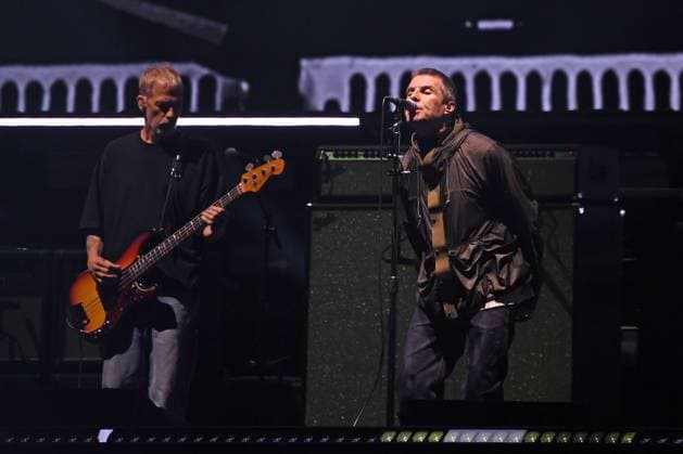 Oasis performing during ˜Oasis Live ™25™ tour at Pricipality Stadium, Cardiff in Wales. CARDIFF, WALES - JULY 04: Andy Bell and Liam Gallagher of Oasis performing at Principality Stadium during the ˜Oasis Live ™25™ Tour on July 04, 2025 in Cardiff, Wales Cardiff Great Britain UK Copyright: xMartinxHarris CapitalxPicturesx