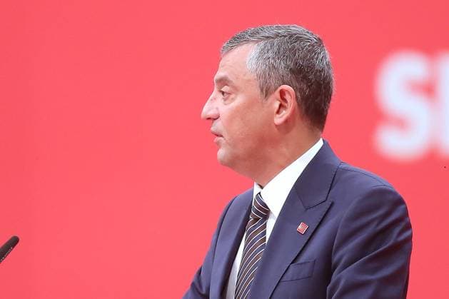 Berlin, Deutschland, 28.06.2025: CityCube: 42. SPD-Bundesparteitag: Özgür Özel, Parteivorsitzender der Republikanischen Volkspartei (CHP), Türkei *** Berlin, Germany, 28 06 2025 CityCube 42 SPD Federal Party Conference Özgür Özel, Chairman of the Republican Peoples Party CHP , Turkey Copyright: xdtsxNachrichtenagenturx dts_72836