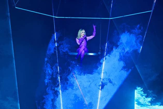 Bilder des Jahres 2025, Entertainment 07 Juli Entertainment Themen der Woche KW27 04.07.2025, Kylie Minogue, Sängerin, im Konzert live in der Uber Arena, Berlin, Berlin Deutschland, Germany *** 04 07 2025, Kylie Minogue, Singer, in concert live at the Uber Arena, Berlin, Berlin Germany, Germany