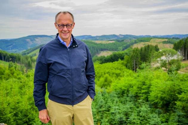 News Themen der Woche KW27 Bundeskanzler Friedrich Merz besucht Windkraftanlagen in Dörnholthausen und Bürger in Stockum. ** NUR FÜR REDAKTIONELLE ZWECKE ** EDITORIAL USE ONLY **<p>Bundeskanzler Friedrich Merz besucht zukünftige Windkraftanlagen in Dörnholthausen und Bürger in Stockum. Deutschland NRW Sundern Copyright: RalfxRottmann *** Federal Chancellor Friedrich Merz visits wind turbines in Dörnholthausen and citizens in Stockum FOR EDITORIAL PURPOSES ONLY EDITORIAL USE ONLY p Federal Chancellor Friedrich Merz visits future wind turbines in Dörnholthausen and citizens in Stockum Germany NRW Sundern Copyright RalfxRottmann Copyright: RalfxRottmann doc81dhs71qx7ke7f0p2fi ,EDITORIAL USE ONLY