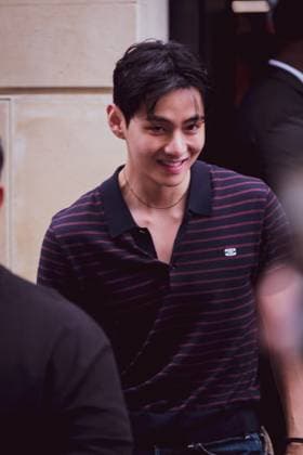 V of the boy band BTS leaves the Céline store during Paris Fashion Week in Paris, France, on July 5, 2025 Julien Sarkissian Bestimage V of the boy band BTS leaves the Céline store during Paris Fashion Week in Paris, France, on July 5, 2025 Julien Sarkissian Bestimage Paris France  Copyright: xJulienxSarkissianx xBestimagexJulienxSarkissianx xBestimagex