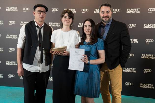 Joachim Kurz, Jacqueline Jansen, Rosana G. Alonso und Giulio Zoppello bei der Preisverleihung auf dem 42. Filmfest München 2025 im Amerikahaus. München, 05.07.2025