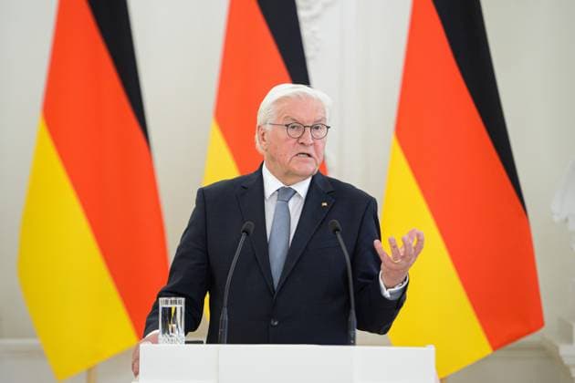 News Themen der Woche KW27 News Bilder des Tages German President Steinmeier in Vilnius, Lithuania - 6 Jul 2025 President of Germany Frank-Walter Steinmeier speaks at a press conference after meeting with President of Lithuania Gitanas Nauseda at the Presidential Palace in Vilnius. The German President Steinmeier held a joint press conference with the President of Lithuania, Gitanas Nauseda. Steinmeier is on a two-day visit to Lithuania. Vilnius Lithuania Copyright: xYauhenxYerchakx xSOPAxImagesx steinmeier_vilnius_yerchak_7514