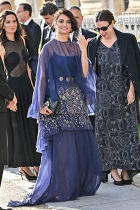 PFW Bal D Ete Outside Arrivals Penelope Cruz arriving at the Bal D Ete ahead of Haute Couture Fashion Week in Paris, France on July, 6, 2025. Photo by Julien Reynaud APS-Medias ABACAPRESS.COM Paris France  Copyright: xReynaudxJulien APS-Medias ABACAx