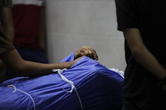 News Themen der Woche KW28 Israeli attacks continue on Gaza GAZA CITY, GAZA - JULY 7: (EDITORS NOTE: Image depicts death) The bodies of the Palestinians who lost their lives after an Israeli strike on the al-Judda family home in the Bureij Refugee Camp are brought to Al-Awda Hospital for burial procedures in Gaza City, Gaza on July 7, 2025. Moiz Salhi Anadolu Gaza City Gaza. Editorial use only. Please get in touch for any other usage.  Copyright: x2025xAnadoluxMoizxSalhix