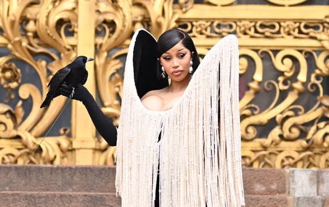 Entertainment Themen der Woche KW28 Cardi B leaves the Schiaparelli Haute Couture Fall Winter 2025 2026 Collection show during Paris Fashion Week PFW on July 7, 2025 Pierre Perusseau Bestimage Cardi B leaves the Schiaparelli Haute Couture Fall Winter 2025 2026 Collection show during Paris Fashion Week PFW on July 7, 2025 Paris France  Copyright: xPierrexPerusseaux xBestimagexPierrexPerusseaux xBestimagex