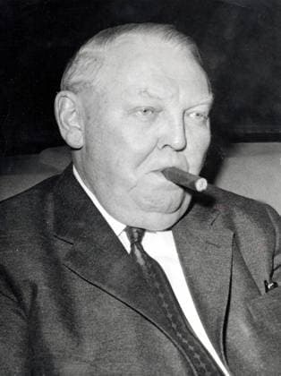 Bundeskanzler Ludwig Erhard 1897 - 1977 27. Januar 1964 - Rom, Italien - Als deutscher Wirtschaftsminister von 1949 bis 1963 entwarf LUDWIG ERHARD den Plan für Westdeutschlands wirtschaftliche Erholung nach dem Zweiten Weltkrieg, die manchmal auch als Wirtschaftswunder bezeichnet wird. 1957 wurde er zum Vizekanzler ernannt und 1963 folgte er Konrad Adenauer als Bundeskanzler. IM BILD: LUDWIG ERHARD bei einem Besuch in Rom. Rome Rome, Italy Italy *** Federal Chancellor Ludwig Erhard 1897 1977 27 January 1964 Rome, Italy as German Minister for Economic Affairs from 1949 to 1963 designed Ludwig Erhard the Plan for West Germany economic Recovery to the second World War II, the sometimes also as Economic miracle designated will 1957 w  Copyright: xUnitedxArchivesx xkpaxKeystonex 19640127_nin_k09_987