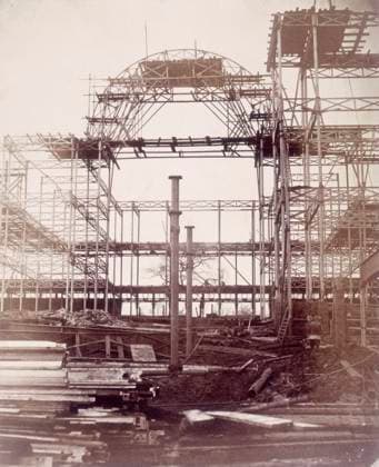 RECORD DATE NOT STATED First rib of the Nave, October 1852, Crystal Palace, London. Designed by Sir Joseph Paxton to house the Great Exhibition of 1851 in Hyde Park, the Crystal Palace was reconstructed and enlarged in Sydenham in 1852. The first column was raised on 5 August 1852 and the palace was opened by Queen Victoria on 10 June 1854. Many exhibitions and events were subsequently held at the Crystal Palace until it burnt down on 30 November 1936. The park contained a motor racing circuit from 1937 until 1972 and the famous athletics track dates back to the foundation of the Crystal Palace Athletics Club in 1868. Plate 5 from Photographic Views of the Progress of the Crystal Palace, Sydenham. Taken during the progress of the works, by desire of the directors  Copyright:HeritagexArt HeritagexImagesxPhilipxHenryxDelamottex IMAGO
