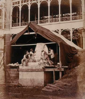 RECORD DATE NOT STATED Casting the Sphinx at the South Transept, Crystal Palace, Sydenham, 1852-1854. Designed by Sir Joseph Paxton to house the Great Exhibition of 1851 in Hyde Park, the Crystal Palace was reconstructed and enlarged in Sydenham in 1852. The first column was raised on 5 August 1852 and the palace was opened by Queen Victoria on 10 June 1854. Many exhibitions and events were subsequently held at the Crystal Palace until it burnt down on 30 November 1936. The park contained a motor racing circuit from 1937 until 1972 and the famous athletics track dates back to the foundation of the Crystal Palace Athletics Club in 1868. Plate 28 from Photographic Views of the Progress of the Crystal Palace, Sydenham. Taken during the progress of the works, by desi  Copyright:HeritagexArt HeritagexImagesxPhilipxHenryxDelamottex IMAGO