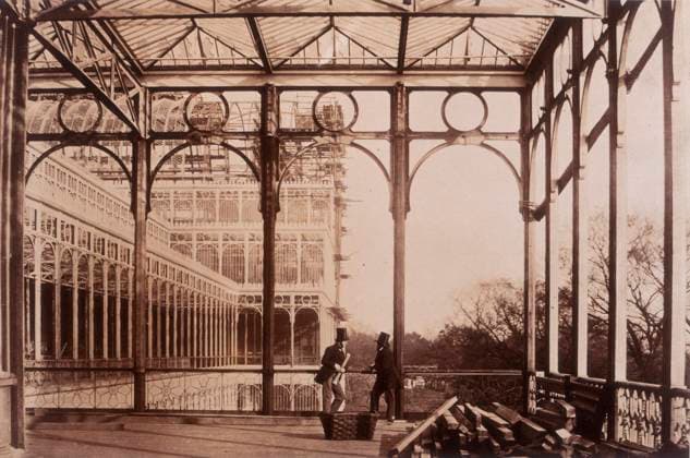 RECORD DATE NOT STATED Open Colonnade, Garden front, Crystal Palace, Sydenham, 1852-1854. Designed by Sir Joseph Paxton to house the Great Exhibition of 1851 in Hyde Park, the Crystal Palace was reconstructed and enlarged in Sydenham in 1852. The first column was raised on 5 August 1852 and the palace was opened by Queen Victoria on 10 June 1854. Many exhibitions and events were subsequently held at the Crystal Palace until it burnt down on 30 November 1936. The park contained a motor racing circuit from 1937 until 1972 and the famous athletics track dates back to the foundation of the Crystal Palace Athletics Club in 1868. Plate 34 from Photographic Views of the Progress of the Crystal Palace, Sydenham. Taken during the progress of the works, by desire of the di  Copyright:HeritagexArt HeritagexImagesxPhilipxHenryxDelamottex IMAGO