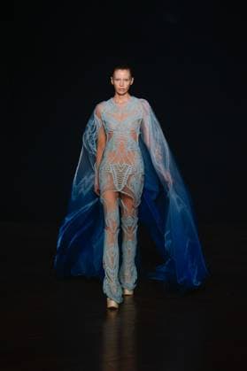 Stella Maxwell Défilé Iris Van Herpen Collection Haute Couture Automne Hiver 2025 2026 lors de la Fashion Week de Paris PFW , à Paris, France, le 7 juillet 2025 Runway during the Iris Van Herpen Haute Couture Fall Winter 2025 2026 fashion show as part of Paris Fashion Week on July 07, 2025 in Paris, France Paris France  Copyright: xAgencex xBestimagexAgencex xBestimagex