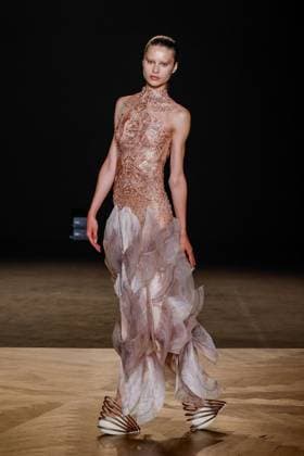 Défilé Iris Van Herpen Collection Haute Couture Automne Hiver 2025 2026 lors de la Fashion Week de Paris PFW , à Paris, France, le 7 juillet 2025 Runway during the Iris Van Herpen Haute Couture Fall Winter 2025 2026 fashion show as part of Paris Fashion Week on July 07, 2025 in Paris, France Paris France  Copyright: xAgencex xBestimagexAgencex xBestimagex