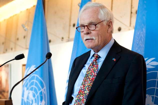 Info - Ted Turner, le fondateur de CNN, hospitalisé - Ted Turner participe à une réunion de l ONU à Genève le 13 mai 2014. Ted Turner ( left ) Chairman of the Board, Chairman, Turner Enterprises, Founder of CNN with Michael M?ller ( right ) acting Director-General of the UN Office at Geneva during visit to the Palais des Nations, Geneva of the Board of the UN Foundation. 13 May 2014. Genève Suisse *** Info Ted Turner, CNN founder, hospitalized Ted Turner attends a UN meeting in Geneva May 13, 2014 Ted Turner left Chairman of the Board, Chairman, Turner Enterprises, Founder of CNN with Michael M ller right acting Director General of the UN Office at Geneva during visit to the Palais des Nations, Geneva of the Board of the UN Foundation 13 Ma  Copyright: xUNxPhotoxviaxBestimagexUNxPhotoxviaxBestimagex