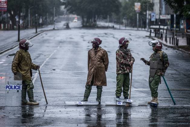 Bilder des Jahres 2025, News 07 Juli News Themen der Woche KW28 Security forces intervene against Saba Saba Day protests in Kenya NAIROBI, KENYA - JULY 07: Kenyan forces take precautions as people held pro-democracy demonstrations demanding accountability, justice and reform from the government on the anniversary of Saba Saba Day, which has an important place in the country s transition to multi-party life, in Nairobi, Kenya on July 07, 2025. Tensions rose as security forces intervened with tear gas, water cannons and live bullets during anti-government protests. Gerald Anderson Anadolu Nairobi Kenya. Editorial use only. Please get in touch for any other usage.  Copyright: x2025xAnadoluxGeraldxAndersonx