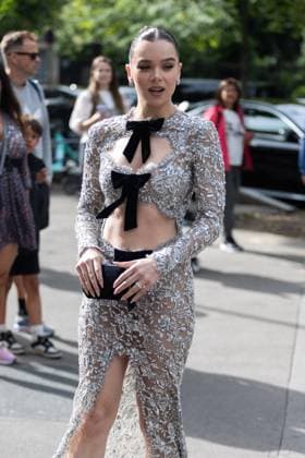 PFW Tamara Ralph Outside Arrivals NB Hailee Steinfeld arriving at the Tamara Ralph show as part of Haute Couture Fashion Week on July 07, 2025 in Paris, France. Photo by Nasser Berzane ABACAPRESS.COM Paris France  Copyright: xBerzanexNasser ABACAx