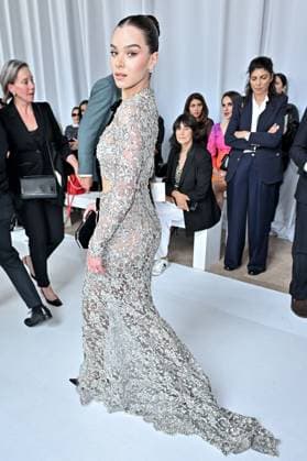 PFW Tamara Ralph Front Row Hailee Steinfeld at the Tamara Ralph show as part of Haute Couture Fashion Week in Paris, France on July, 7, 2025. Photo by Julien Reynaud APS-Medias ABACAPRESS.COM Paris France  Copyright: xReynaudxJulien APS-Medias ABACAx