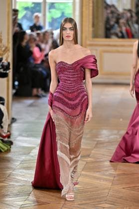 PFW Tony Ward Runway A model walks the runway at the Tony Ward show as part of Haute Couture Fashion Week in Paris, France on July, 7, 2025. Photo by Julien Reynaud APS-Medias ABACAPRESS.COM Paris France  Copyright: xReynaudxJulien APS-Medias ABACAx