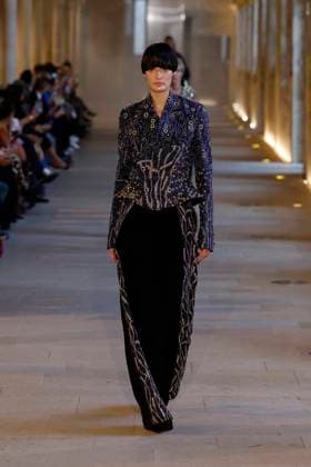 Rahul Mishra Fashion Show Haute Couture Fall Winter 2025 2026 Collection during Paris Fashion Week June 7th, 2025 Rahul Mishra Fashion Show Haute Couture Fall Winter 2025 2026 Collection , during Paris Fashion Week June 7th, 2025 Paris France  Copyright: xAgencex xBestimagexAgencex xBestimagex