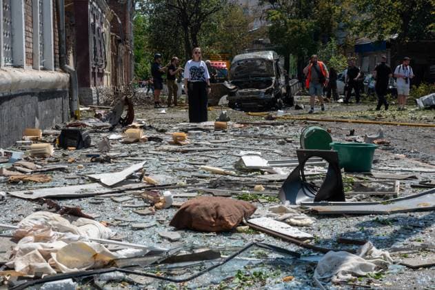 News Themen der Woche KW28 Aftermath of Russian drone attack in Ukraine s Kharkiv KHARKIV, UKRAINE - JULY 7: A view of destruction following the Russian drones hitting the building of the regional Territorial Centre of Recruitment and Social Support (TCR and SS) in Kharkiv, Ukraine on July 7, 2025. According to official reports, a total of 34 people were injured in the attack. A 34-year-old woman, who was seriously wounded during the Russian UAV strike, later died in hospital due to her injuries. Serhii Masin Anadolu Kharkiv Ukraine. Editorial use only. Please get in touch for any other usage.  Copyright: x2025xAnadoluxSerhiixMasinx