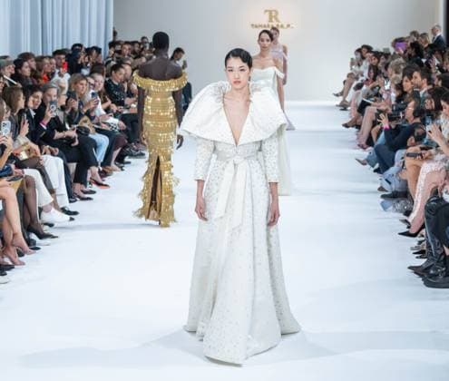 PARIS FASHION WEEK TAMARA RALPH FALL WINTER 26 sylvie lefort photography MAXPPP 07 07 2025 @sylvie Lefort Photography MAXPPP 07 07 25 Models present creations from the FALL WINTER 2025 2026 Haute Couture collection by TAMARA RALPH during the Paris Fashion Week, in Paris, France March 11th 2025 The presentation of the Womens collections from 7th July 2025 to 10th July 25  Copyright: xMAXPPPxsylviexlefortxphotographyx LFR202507085429 LFR202507085429