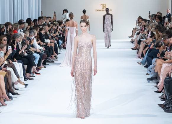 PARIS FASHION WEEK TAMARA RALPH FALL WINTER 26 sylvie lefort photography MAXPPP 07 07 2025 @sylvie Lefort Photography MAXPPP 07 07 25 Models present creations from the FALL WINTER 2025 2026 Haute Couture collection by TAMARA RALPH during the Paris Fashion Week, in Paris, France March 11th 2025 The presentation of the Womens collections from 7th July 2025 to 10th July 25  Copyright: xMAXPPPxsylviexlefortxphotographyx LFR202507085432 LFR202507085432