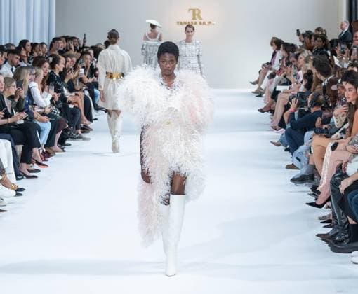 PARIS FASHION WEEK TAMARA RALPH FALL WINTER 26 sylvie lefort photography MAXPPP 07 07 2025 @sylvie Lefort Photography MAXPPP 07 07 25 Models present creations from the FALL WINTER 2025 2026 Haute Couture collection by TAMARA RALPH during the Paris Fashion Week, in Paris, France March 11th 2025 The presentation of the Womens collections from 7th July 2025 to 10th July 25  Copyright: xMAXPPPxsylviexlefortxphotographyx LFR202507085411 LFR202507085411