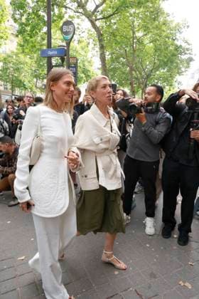 Mathilde Favier and daughter Heloise Agostinelli at Giambattista Valli Haute Couture Fall Winter 2025 2026 Collection fashion show, during Paris Fashion Week on july 7th 2025 Paris France Christophe Aubert via Bestimage Celebrities at Giambattista Valli Haute Couture Fall Winter 2025 2026 Collection fashion show, during Paris Fashion Week on july 7th 2025 Paris France  Copyright: xChristophexAubertxviaxBestimagexChristophexAubertxviaxBestimagex