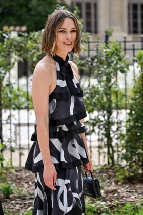 PFW Chanel Outside Arrivals Keira Knightley at the Chanel show as part of Haute Couture Fashion Week in Paris, France on July, 8, 2025. Photo by Julien Reynaud APS-Medias ABACAPRESS.COM Paris France  Copyright: xReynaudxJulien APS-Medias ABACAx