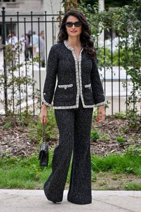 PFW Chanel Outside Arrivals Penelope Cruz at the Chanel show as part of Haute Couture Fashion Week in Paris, France on July, 8, 2025. Photo by Julien Reynaud APS-Medias ABACAPRESS.COM Paris France  Copyright: xReynaudxJulien APS-Medias ABACAx