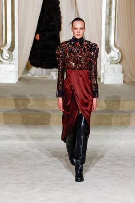 Chanel Haute Couture Collection Fall Winter 2025 2026 show as part of Paris Fashion Week PFW , au Grand Palais, à Paris, FRance, le 8 juillet 2025 Bestimage Runway during the Chanel Haute Couture Fall Winter 2025 2026 show as part of Paris Fashion Week on July 08, 2025 in Paris, France Paris France  Copyright: xAgencex xBestimagexAgencex xBestimagex