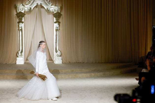 Chanel Haute Couture Collection Fall Winter 2025 2026 show as part of Paris Fashion Week PFW , au Grand Palais, à Paris, FRance, le 8 juillet 2025 Bestimage Runway during the Chanel Haute Couture Fall Winter 2025 2026 show as part of Paris Fashion Week on July 08, 2025 in Paris, France Paris France  Copyright: xAgencex xBestimagexAgencex xBestimagex
