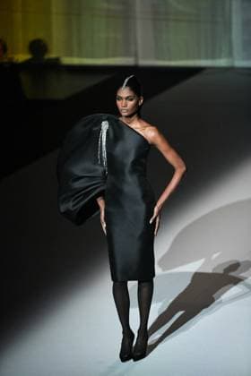 PFW - Stephane Rolland Runway in Paris FA A model walks the runway for a collection by Stephane Rolland as part of Paris Fashion Week at the Theatre of the Champs-Elysees in Paris, on July 8, 2025. Photo by Firas Abdullah ABACAPRESS.COM Paris Ile-de-France France  Copyright: xAbdullahxFiras ABACAx