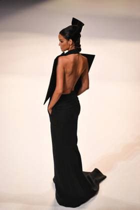 PFW - Stephane Rolland Runway in Paris FA A model walks the runway for a collection by Stephane Rolland as part of Paris Fashion Week at the Theatre of the Champs-Elysees in Paris, on July 8, 2025. Photo by Firas Abdullah ABACAPRESS.COM Paris Ile-de-France France  Copyright: xAbdullahxFiras ABACAx