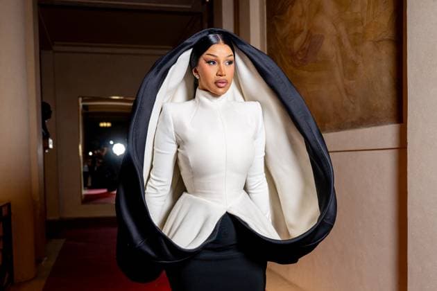 Entertainment Themen der Woche KW28 Cardi B attending the Stéphane Rolland Fall Winter 2025 2026 Haute Couture Collection show during Paris Fashion Week PFW at the Théâtre des Champs Élysées in Paris, France, on July 8, 2025 Pierre Perusseau Bestimage Celebs attending the Stéphane Rolland Fall Winter 2025 2026 Haute Couture Collection show during Paris Fashion Week PFW at the Théâtre des Champs Élysées in Paris, France, on July 8, 2025 Paris France  Copyright: xTizianoxDaxSilvax-xPierrexPerusseaux xBestimagexTizianoxDaxSilvax-xPierrexPerusseaux xBestimagex