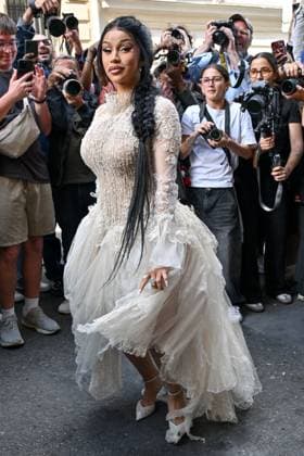 PFW Ashi Studio Outside Arrivals Cardi B arriving at the Ashi Studio show as part of Haute Couture Fashion Week in Paris, France on July, 8, 2025. Photo by Julien Reynaud APS-Medias ABACAPRESS.COM Paris France  Copyright: xReynaudxJulien APS-Medias ABACAx