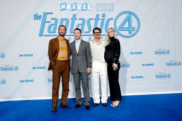 Ebon Moss-Bachrach, Joseph Quinn, Pedro Pascal und Vanessa Kirby bei der The Fantastic Four - First Steps Film Premiere und Fan Event am 8.07.2025 im Center am Potsdamer Platz in Berlin The Fantastic Four Filmpremiere in Berlin