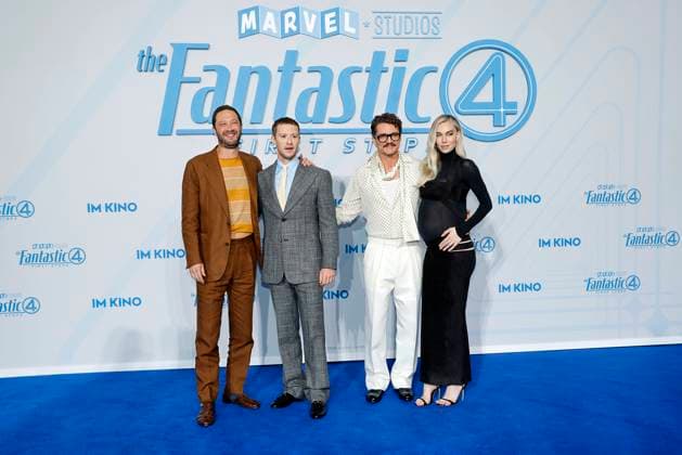 Ebon Moss-Bachrach, Joseph Quinn, Pedro Pascal und Vanessa Kirby bei der The Fantastic Four - First Steps Film Premiere und Fan Event am 8.07.2025 im Center am Potsdamer Platz in Berlin The Fantastic Four Filmpremiere in Berlin
