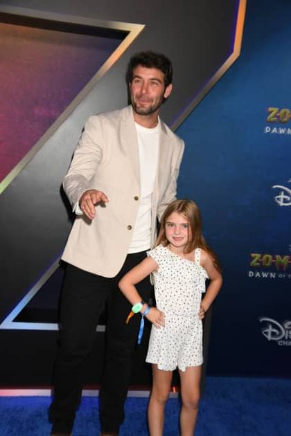 James Wolk and Daughter attends the world premiere of Disney s Zombies 4: Dawn of the Vampires at the El Capitan Theatre in Hollywood, California, on July 8, 2025. Copyright: xJeffreyxMayerx xMediaPunchx