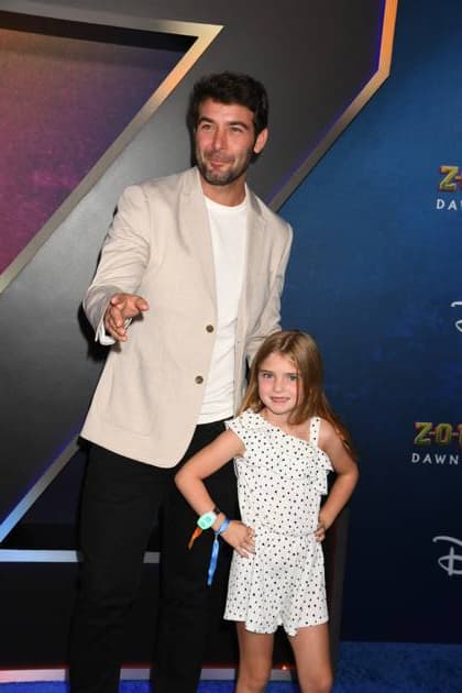 James Wolk and Daughter attends the world premiere of Disney s Zombies 4: Dawn of the Vampires at the El Capitan Theatre in Hollywood, California, on July 8, 2025. Copyright: xJeffreyxMayerx xMediaPunchx