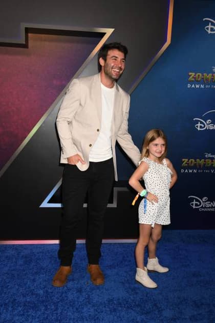 James Wolk and Daughter attends the world premiere of Disney s Zombies 4: Dawn of the Vampires at the El Capitan Theatre in Hollywood, California, on July 8, 2025. Copyright: xJeffreyxMayerx xMediaPunchx