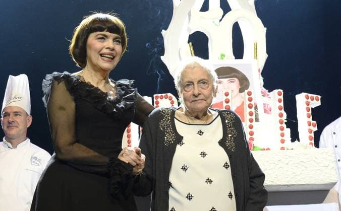 Info - La mère de Mireille Mathieu , Marcelle-Sophie Mathieu, est décédée dimanche matin à Avignon à l âge de 94 ans - Mireille Mathieu s mother, Marcelle-Sophie Mathieu died sunday morning at the age of 94 years old in Avignon - Mireille Mathieu a fêté ses 50 ans de carrière sur la scène de l Olympia, en compagnie de sa mère Marcelle-Sophie Poirier. Le 24 octobre 2014 French singer Mireille Mathieu celebrated her 50-year career at the Olympia, with her mother Marcelle-Sophie Poirier. On October 24, 2014 Paris France *** Info Mireille Mathieus mother, Marcelle Sophie Mathieu, died Sunday morning in Avignon at the age of 94 years old Mireille Mathieus mother, Marcelle Sophie Mathieu died Sunday morning at the age of 94 years old in Avignon  Copyright: xCOADICxGUIRECx xBESTIMAGExCOADICxGUIRECx xBESTIMAGEx