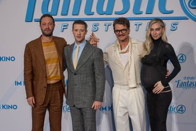 Ebon Moss-Bachrach, Joseph Quinn, Pedro Pascal und Vanessa Kirby (schwanger) - Fan-Event THE FANTASTIC FOUR:FIRST STEPS im Center in Berlin am 08.07.2025. Fan-Event - The Fantastic Four