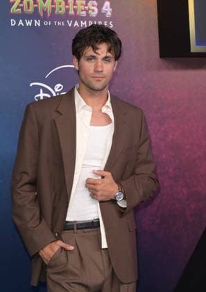 Zombies 4 Dawn of the Vampires Premiere - Los Angeles, USA LOS ANGELES, USA. July 08, 2025: Drake Rodger at the premiere for Disney s Zombies 4: Dawn of the Vampires . Los Angeles CA USA  Copyright: xPaulxSmith Featureflashx