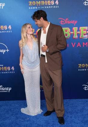 Zombies 4 Dawn of the Vampires Premiere - Los Angeles, USA LOS ANGELES, USA. July 08, 2025: Meg Donnelly & Drake Rodger at the premiere for Disney s Zombies 4: Dawn of the Vampires . Los Angeles CA USA  Copyright: xPaulxSmith Featureflashx