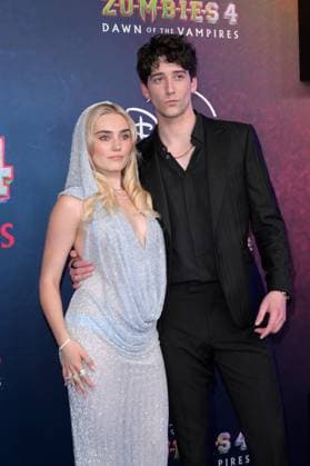 Zombies 4 Dawn of the Vampires Premiere - Los Angeles, USA LOS ANGELES, USA. July 08, 2025: Meg Donnelly & Milo Manheim at the premiere for Disney s Zombies 4: Dawn of the Vampires . Los Angeles CA USA  Copyright: xPaulxSmith Featureflashx