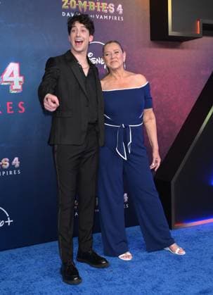Zombies 4 Dawn of the Vampires Premiere - Los Angeles, USA LOS ANGELES, USA. July 08, 2025: Milo Manheim & Camryn Manheim at the premiere for Disney s Zombies 4: Dawn of the Vampires . Los Angeles CA USA  Copyright: xPaulxSmith Featureflashx